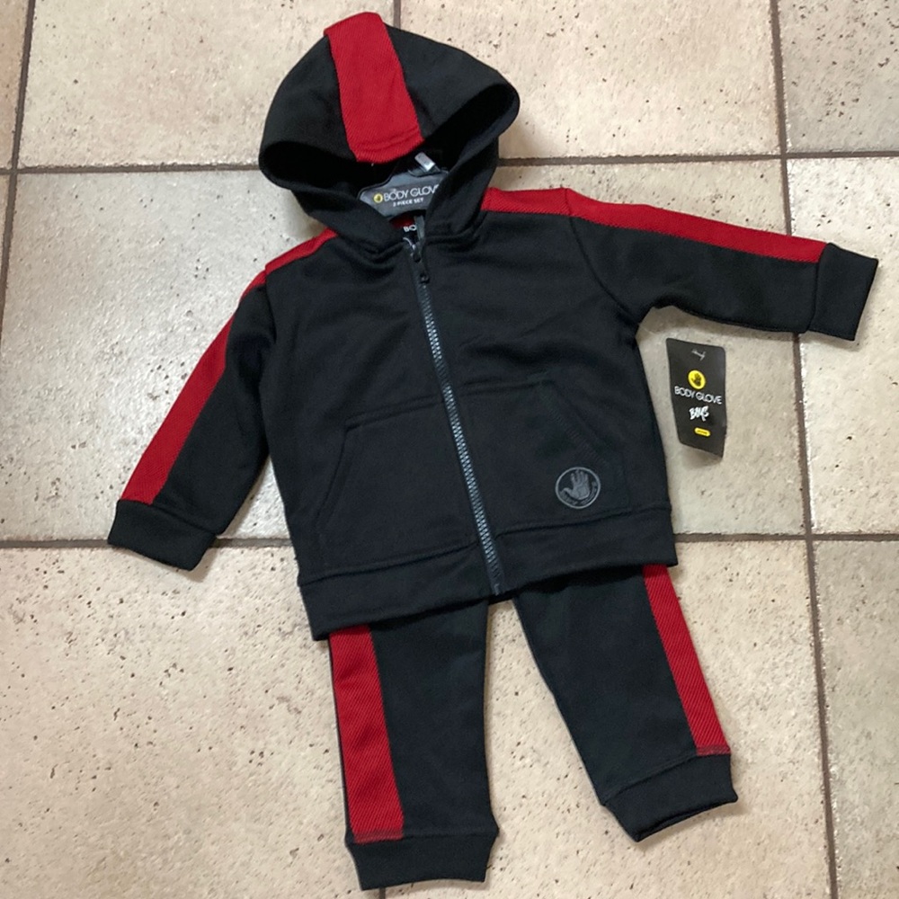 New Body glove, two piece activewear set, size 6 to 9 months